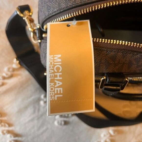 Stylish Women's Bag with Animal Print and Studded Design - Picture 11 of 11